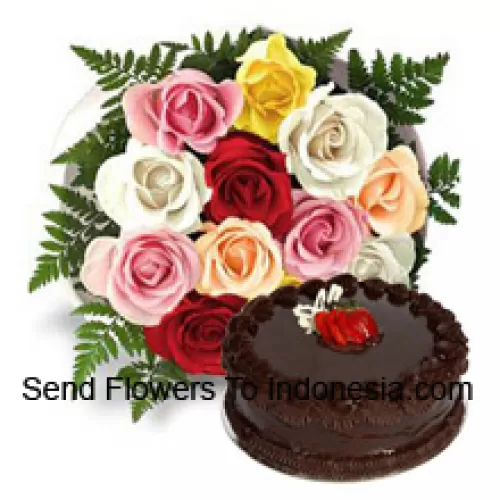 Bündel von 12 gemischten Rosen mit saisonalem Füllmaterial sowie 1 Pfund (1/2 kg) Schokoladentrüffelkuchen (Bitte beachten Sie, dass die Kuchenlieferung nur für die Region Metro Manila verfügbar ist. Alle Kuchenlieferbestellungen außerhalb von Metro Manila werden durch einen Schokoladen-Brownie-Kuchen ohne Sahne ersetzt oder dem Empfänger wird ein Red Ribbon Gutschein angeboten, um denselben Kuchen zu kaufen)