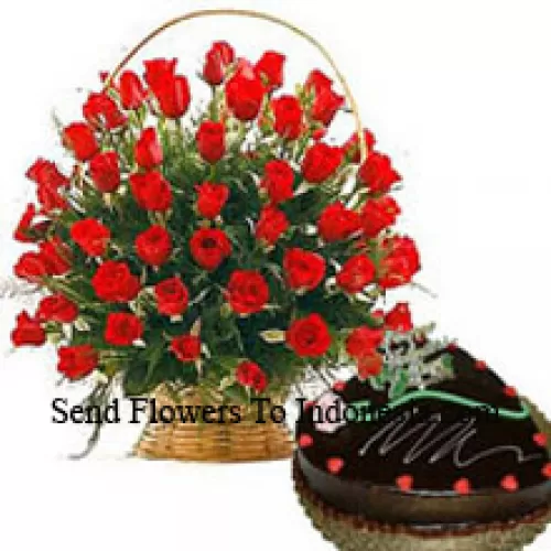 Un canasto de 50 rosas rojas con relleno de temporada y un pastel de trufa de chocolate en forma de corazón de 1 kg (2.2 libras) (Tenga en cuenta que la entrega de pasteles solo está disponible para la región de Metro Manila. Cualquier pedido de entrega de pasteles fuera de Metro Manila será sustituido por un pastel de brownie de chocolate sin crema o se le ofrecerá al destinatario un cupón de Red Ribbon suficiente para comprar el mismo pastel)