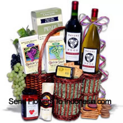 Dieser Geschenkkorb enthält Chardonnay Vintners Blend von Ravenswood - 750 ml, Zinfandel Vintners Blend von Ravenswood - 750 ml, Partners Hors Doeuvre Deli Style Crackers, Weiße Weinkekse von American Vintage, Rote Weinkekse von American Vintage, Tomatenbruschetta von Elki, Sommerwurst in Metzgerpapier verpackt von der Sparrer Sausage Company, Hickory- und Ahorn geräucherter Käse von Sugarbush Farm. (Der Inhalt des Korbes einschließlich Wein kann je nach Saison und Lieferort variieren. Sollte ein bestimmtes Produkt nicht verfügbar sein, werden wir es durch ein Produkt von gleichem oder höherem Wert ersetzen)